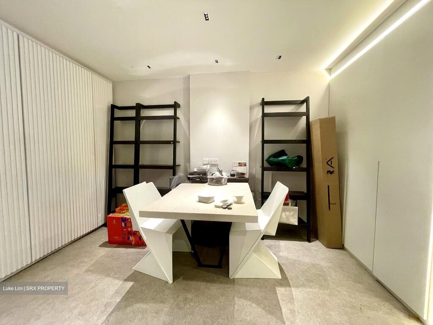 Eng Aun Mansion (D11), Shop House #503526381